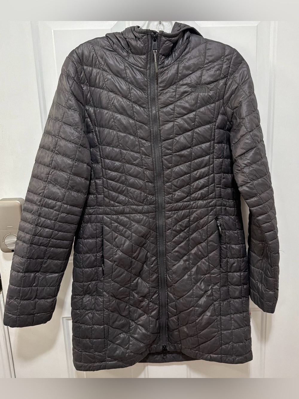The North Face Women's ThermoBall Eco Hooded Parka Size M Dark Grey
